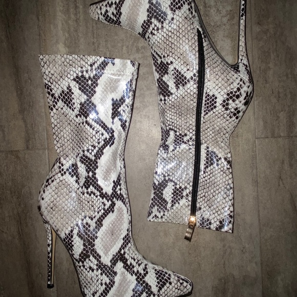 Simmi Snakeskin boots - Picture 6 of 7